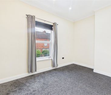 2 Bedroom Terraced - Photo 3