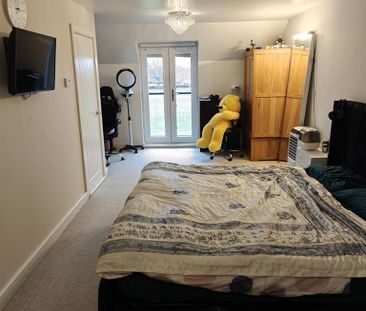 3 bedroom end of terrace house to rent - Photo 5