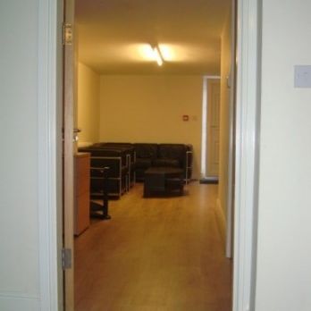 1 Bed Self contained - Student flat Fallowfield for Couple - Photo 1