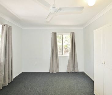 Charming Apartment in Norman Gardens! - Photo 2