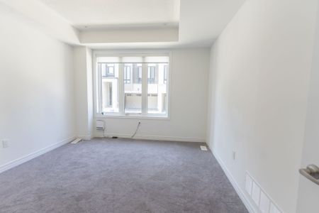 For Lease - 3 Steamboat Way, Whitby, Ontario - Photo 4