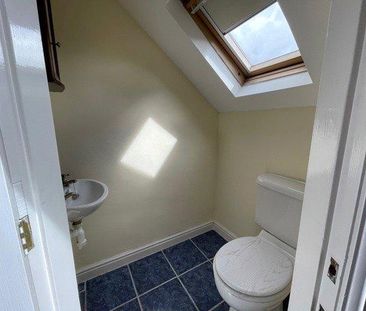 2 bedroom terraced house to rent - Photo 2