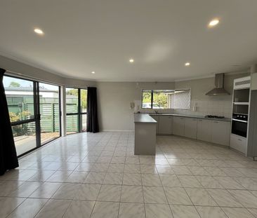 Hidden Away - Photo 5