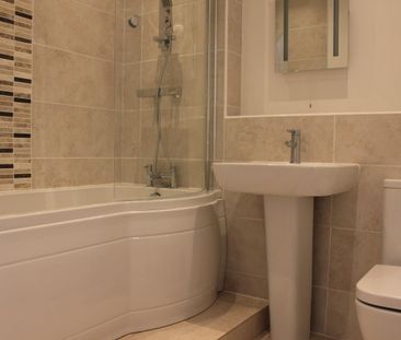 St James Road, Brentwood - Photo 2