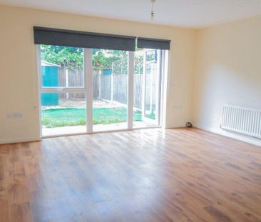 3 bedroom end of terrace house to rent - Photo 2