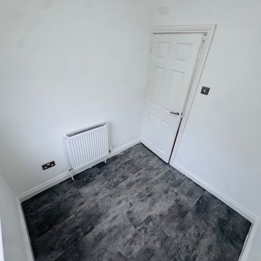 3 Bed Semi-Detached House, Groby Road, LE3 - Photo 1