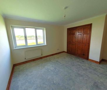 4 bedroom detached bungalow to rent - Photo 3