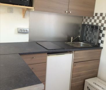 APPARTEMENT F2 MEUBLE - ROUEN - QUARTIER LYCEE CORNEILLE - Photo 3