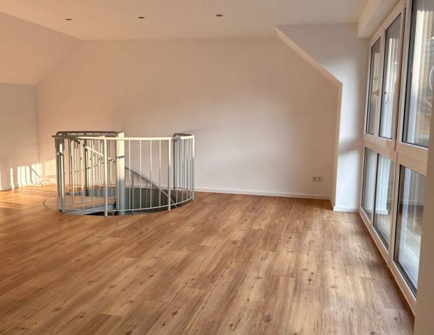Erstbezug! Stilvolle Maisonettewohnung mit eigenem Eingang in ländlicher Idylle! - Foto 1