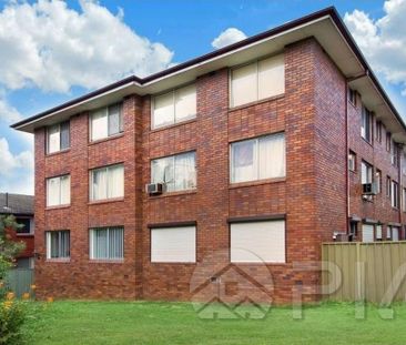 Affordable 2 bedroom unit in the heart of Parramatta - Photo 2