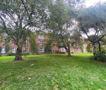 Stanborough Green, WELWYN GARDEN CITY - Photo 1