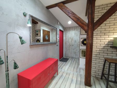 Do wynajmu przestronna, nowoczesna kawalerka . - Zdjęcie 5