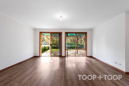 Courtyard Home Adjacent Linear Park. - Photo 2