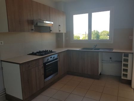 Location Appartement 4 pièces 91m² - Photo 4