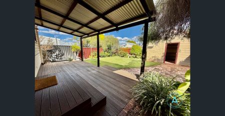 Charming Character Home in the Heart of East Victoria Park - Photo 2