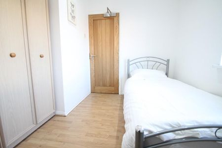 5 bedroom terraced house to rent - Photo 2