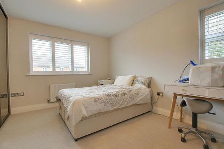 4 bedroom detached house to rent - Photo 5