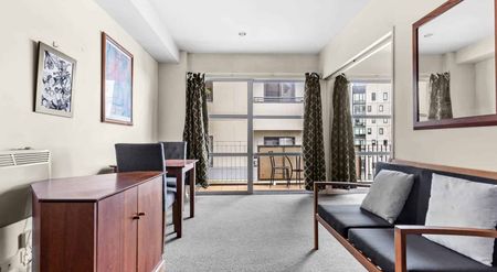 FULLY FURNISHED & COLD WATER INCLUDED - Photo 4