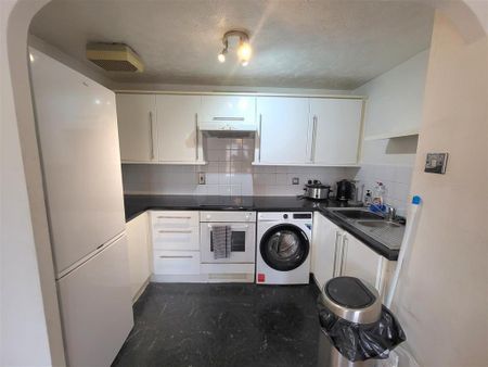 1 bedroom flat to rent - Photo 4