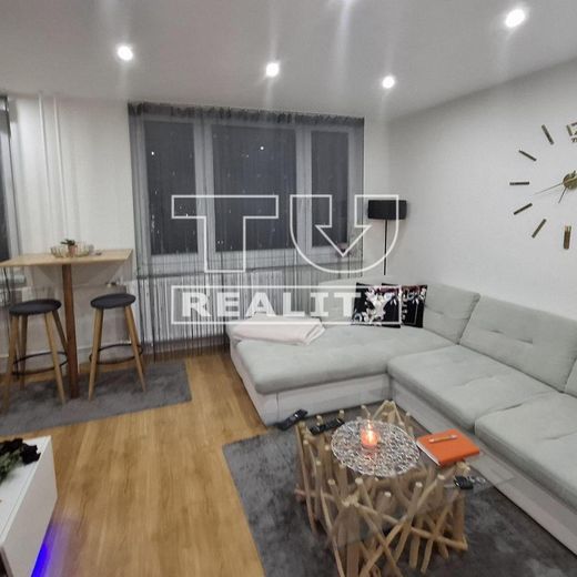 Moderné mestské bývanie po kompletnej rekonštrukcii | Košice – Nad Jazerom - Fotografia 1