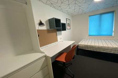 Queens Road, NG9 2BD - Photo 5