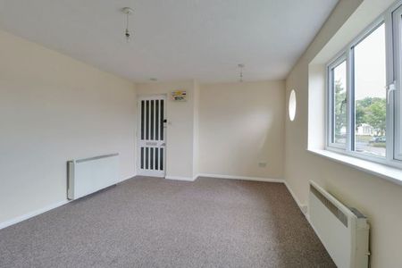 Studio to rent in Bobblestock - Photo 5