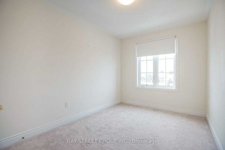 For Lease - 94 Mack Clement Lane, Richmond Hill, Ontario - Photo 4