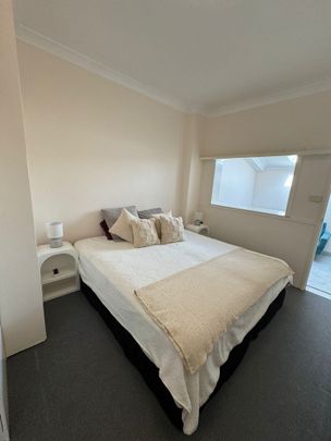Beaconsfield - Photo 1