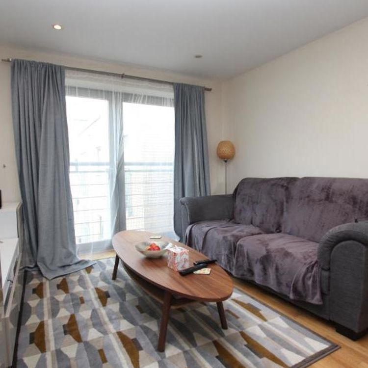 A fantastic one bedroom, unfurnished in this modern block right next to the BRI. - Photo 1