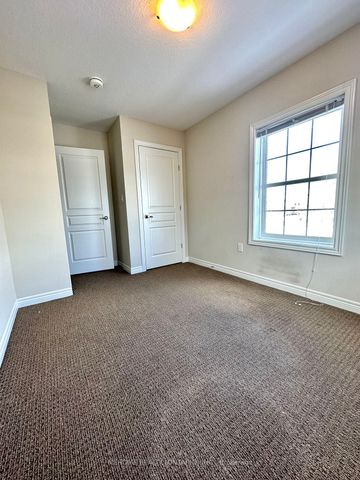 Townhouse For Lease | X8119084 - Photo 4