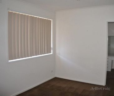 2/58 Rennie Street, Coburg - Photo 2