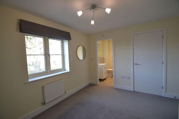 3 bedroom semi-detached house to rent - Photo 1