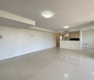 2 Bedrooms + One Study Apartment in Hillsdale Don't Miss Out - Photo 6