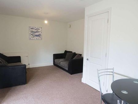 Bedroom Detached House In Winton, BH9 - Photo 3