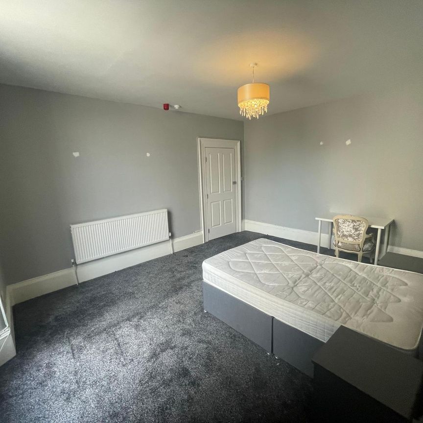 69 Hill Park Crescent - Photo 1