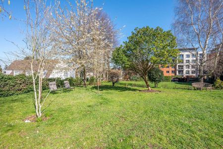 3 bedroom flat to rent - Photo 5