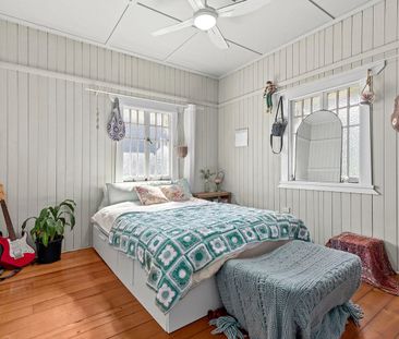 CHARASMATIC HOME IN THE HEART OF LUTWYCHE - Photo 5