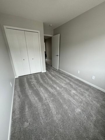 3 Bedroom 1 Den Townhouse in Airdrie - Available November 1, 2025 - Photo 4