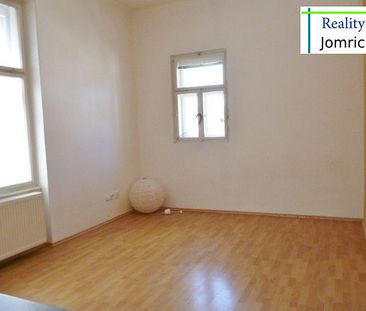 Pronájem bytu 1+kk 27 m² - Fotografie 1