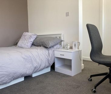 4 bedroom private hall to rent - Photo 3