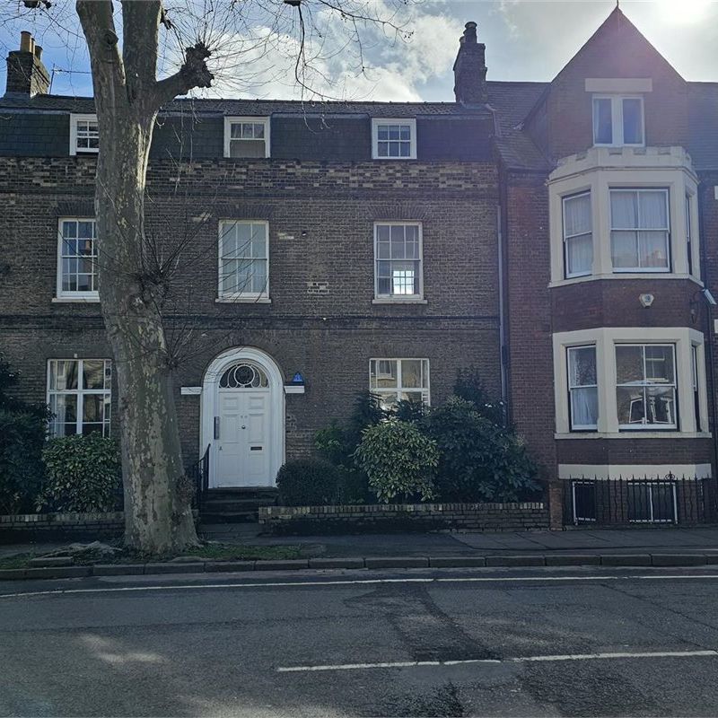 Flat 2, 26 Newmarket Road, Cambridge - Photo 1