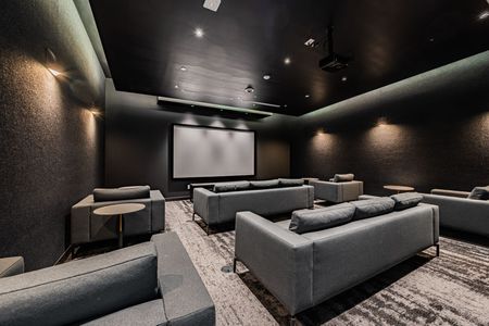 For Lease - 2 David Eyer Road Unit# 1033, Richmond Hill, Ontario - Photo 2