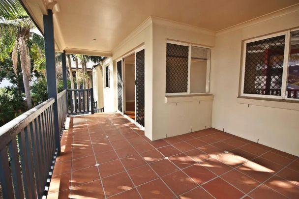 “Charming 3-Bedroom Townhouse in the Heart of Indooroopilly.” - Photo 1