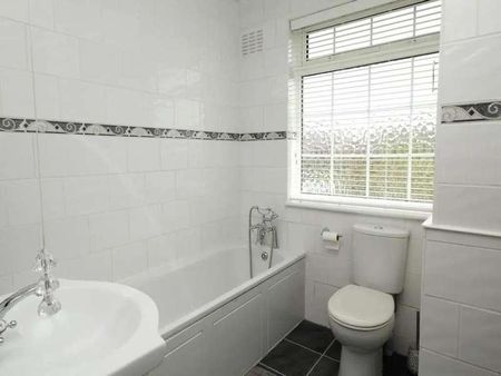 Hamilton Road, Feltham, TW13 - Photo 5