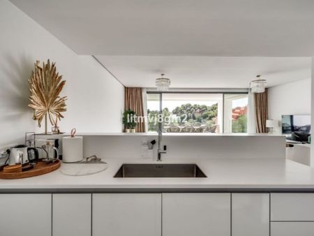 Luxury Flat for rent in Marbella, Spain - Photo 2