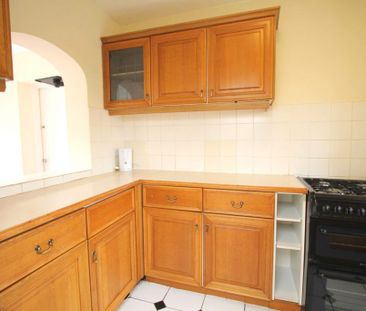 STUDENT Five Bedroom House – Surbiton (Addison Gardens, KT5) - Photo 5
