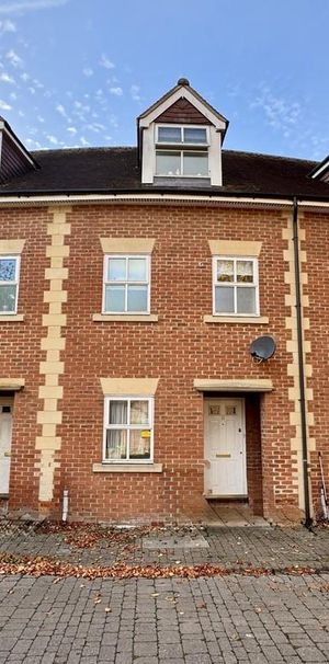 2 bedroom terraced house to rent - Photo 1