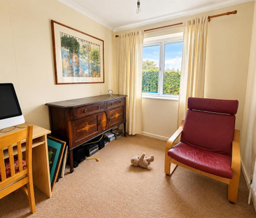 3 bedroom semi-detached house to rent - Photo 5