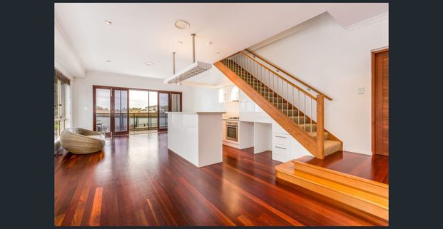 Luxury Waterfront Villa for Lease – Sanctuary Cove - Photo 1