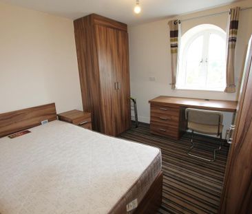 6 bedroom flat to rent - Photo 2